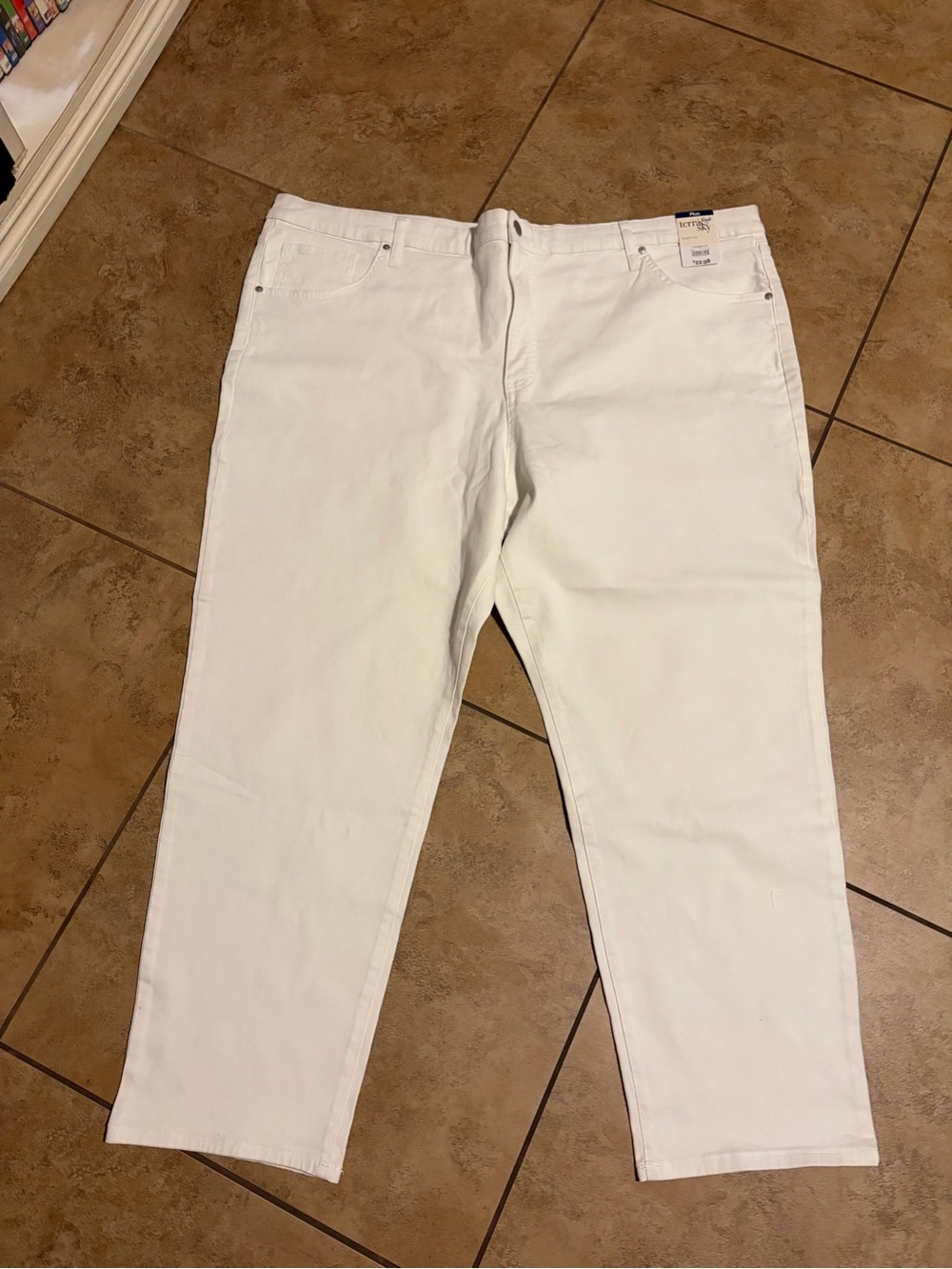 Women’s White Straight-Leg Jeans
